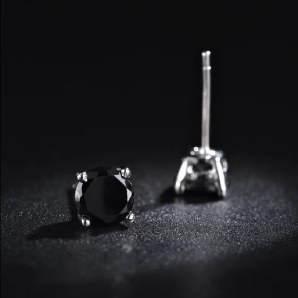 🖤18K white plated black stud earrings - Picture 2 of 4